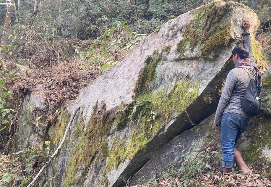 Large granite outcrop documented at the Bhojpur site